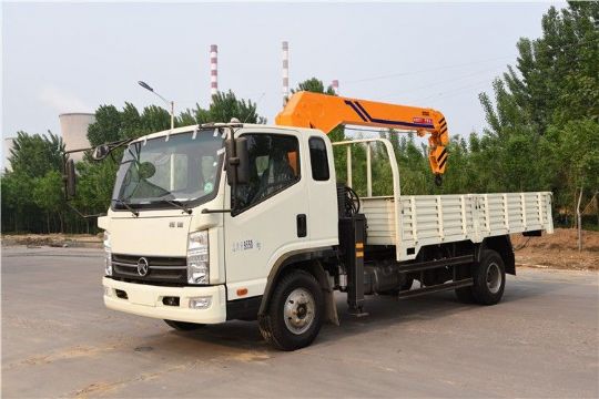 點擊查看詳細信息<br>標題：5噸凱馬隨車吊 閱讀次數：2652