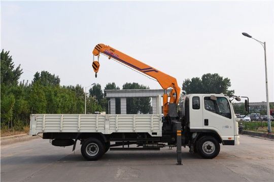 點擊查看詳細信息<br>標題：5噸凱馬隨車吊3節臂 閱讀次數：2889
