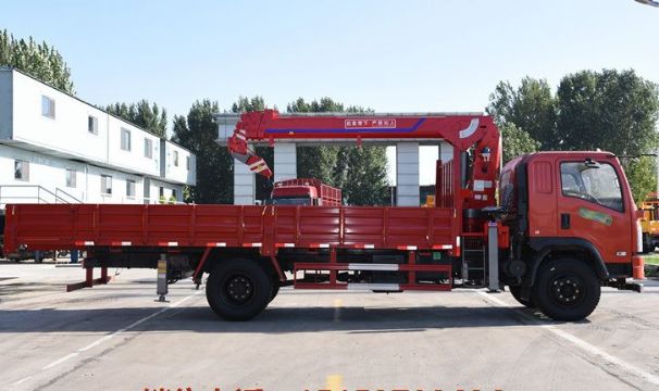 點擊查看詳細信息<br>標題：6.3噸東風160馬力隨車吊 閱讀次數：2029