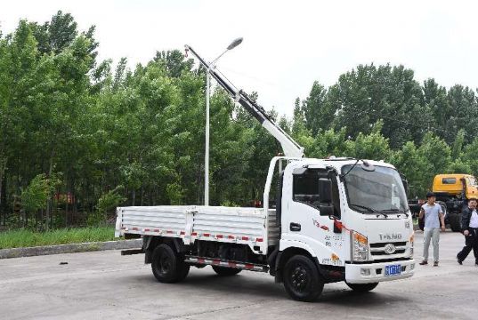 點擊查看詳細信息<br>標題：1.2噸折臂吊 閱讀次數：1913